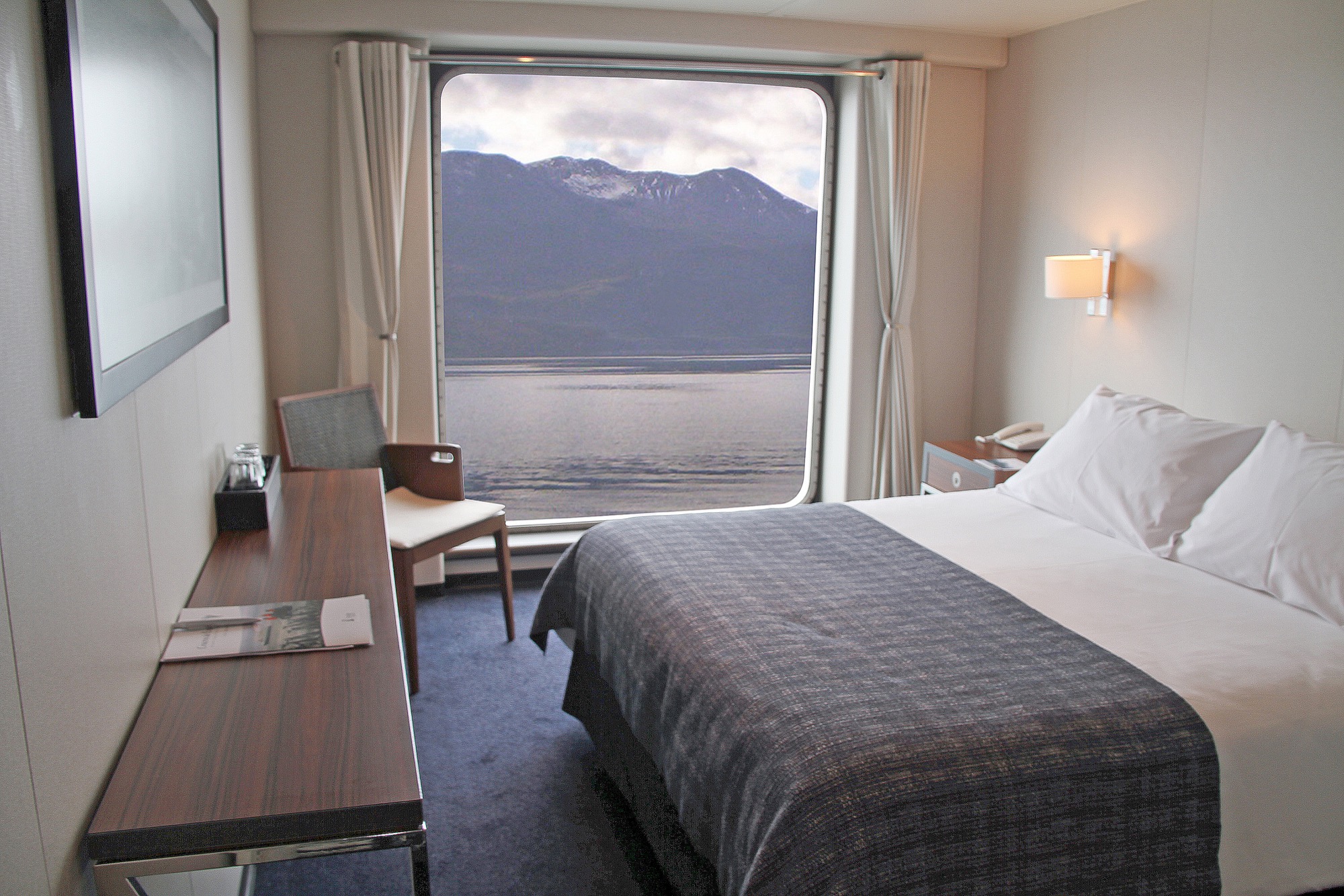 Australis Stella Australis Cabin aaa-mat-31.jpg
